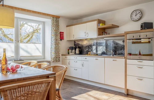 Fieberbrunn Apartment | Large holiday apartment, 200m to the ski bus
