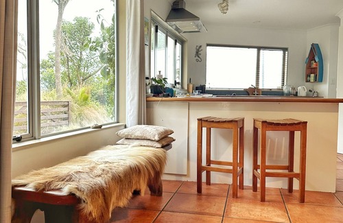 Kaikoura District House | Beachfront Holiday Home: Pet Friendly & Guest Rated 10/10