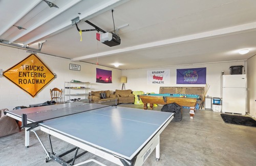 Altamont House | Ideal Home Near Oregon Tech with Pool & Family Amenities