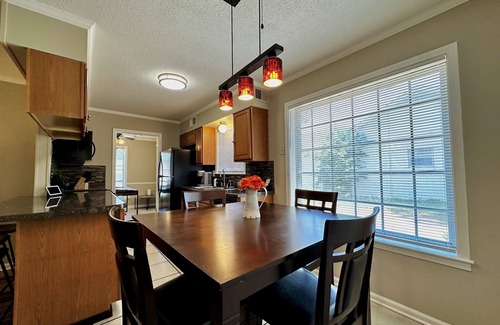 Whitehaven House | Memphis Home: Perfect for Large Groups & Pet Friendly Retreat