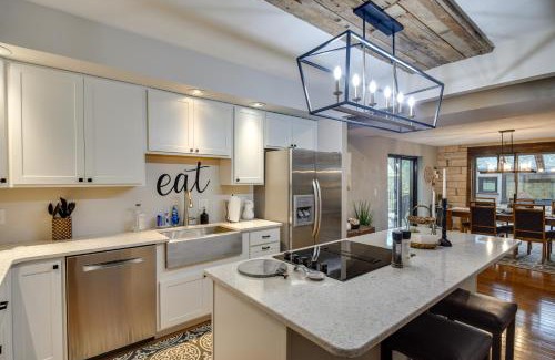 Bettendorf House | Family Retreat with Game Room, Near Mississippi River