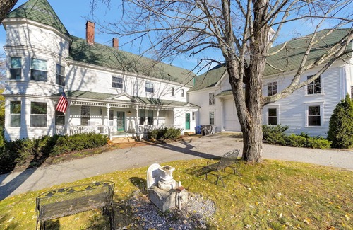 Oxford House | Pet-Friendly Home with Indoor Pool Near Lakes and Mountains