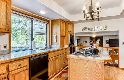 Overlook Park House | Relaxing Retreat with Private Hot Tub & Shared Pool Access