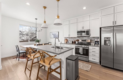 Park City House | Relaxing Retreat with Hot Tub and Mountain Views Await