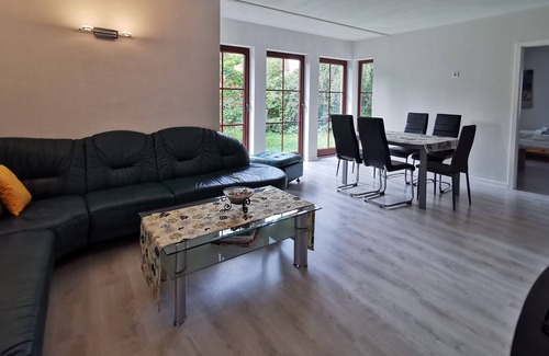 Neuenhagen bei Berlin House | Spacious 5-Bedroom House with Garden & Easy Berlin Access