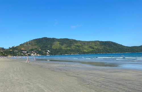 Praia da Enseada House | Ideal House Steps from Praia da Enseada - Ubatuba, 10/10 Rating