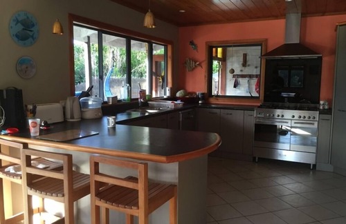 Raglan Apartment | Perfect Getaway at Large House by Raglan Surf Breaks