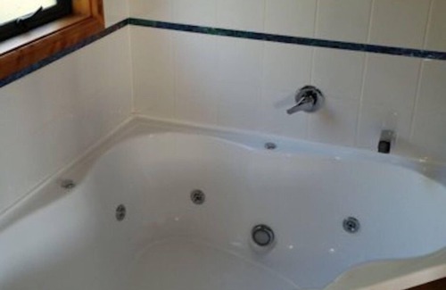 Raglan Apartment | Perfect Getaway at Large House by Raglan Surf Breaks