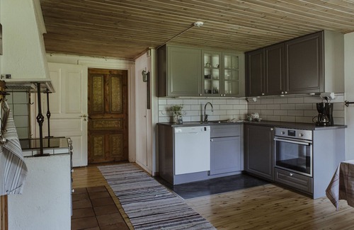 Skillingaryd Cabin | Forest Getaway Near Isaberg & High Chaparral with Pool