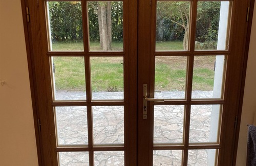 Piseux House | Inviting House with Hammam and Family-Friendly Amenities