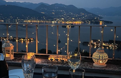 Someraro House | Inviting Home with Rooftop Terrace and Scenic Lake View