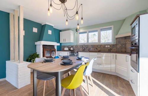Laglorieuse House | Relaxing Retreat with Spa and Privacy for Families & Pets