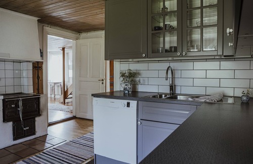Skillingaryd Cottage | Spacious Retreats in Småland Forests for 18 Guests