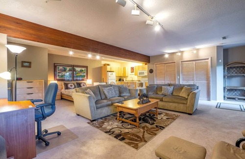 West Hills Apartment | Spacious In-Law Studio with Pool & Pet-Friendly Amenities