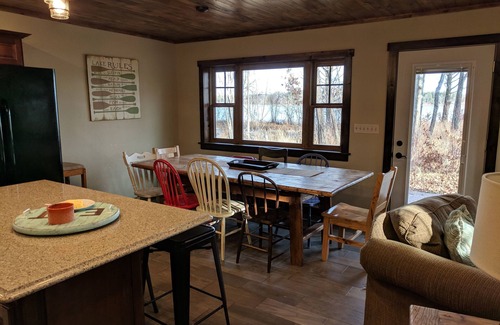 Lake Shore Cabin | Family-Friendly Lakefront Cabin with Dual Kitchens & Pontoon