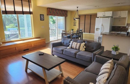 Marion House | Inviting Lakefront Retreat: Sleeps 18 with Coffee Bar