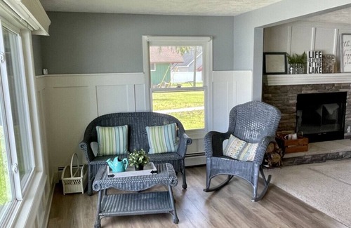 Lakeview House | Family-Friendly Lakefront Retreat with Breathtaking Views