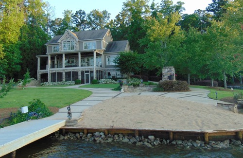 Lake Oconee House | Idyllic Lakefront Home with Spa & Outdoor Fireplace