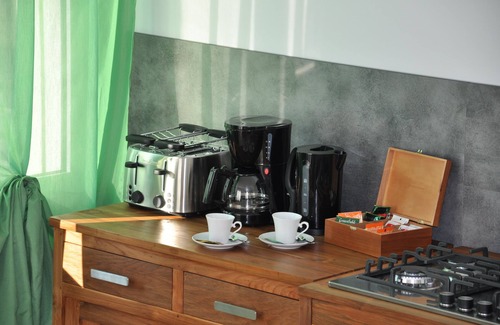 Padova Apartment | Bright and Inviting Hotel with Pool, Spa & Family Amenities