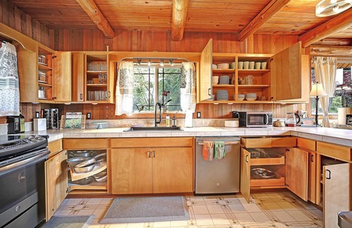 Camano Island House | Beautiful Log Cabin with Ocean Views, Steps from the Beach