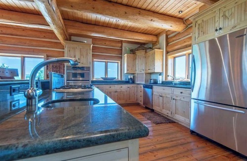 Driggs House | Cozy Log Home with Hot Tub & Teton Views - Guest Rated 9.8
