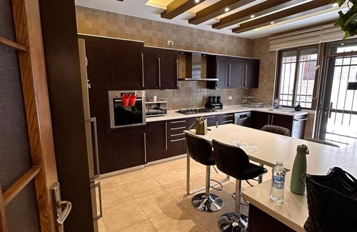 Suwailih Apartment | Prime Apartment in Central Amman - Rated 10/10 by Guests