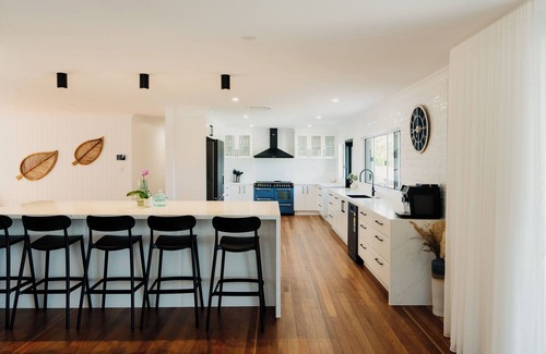 Flaxton House | Large Luxe Retreat: Wedding Prep Room, Sauna, Spa