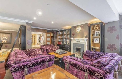 Watford House | Elegant Character House with Indoor Pool & Hot Tub