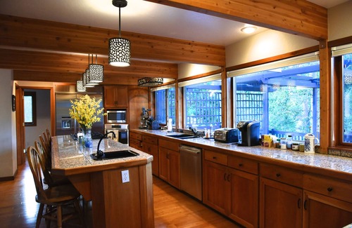 Mount Shasta House | Unforgettable Mt. Shasta Home on Golf Course with Views