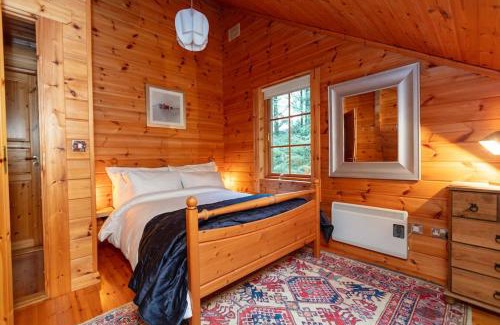 Ballyconnell House | Inviting Ocean View Log Cabin Getaway - 4-Star Rated