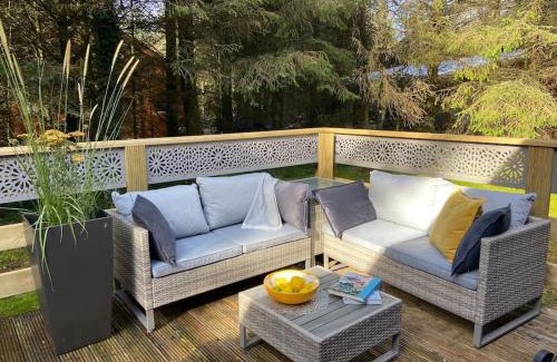 Ballyconnell House | Inviting Ocean View Log Cabin Getaway - 4-Star Rated