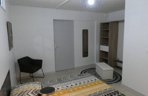 Fontaine de Moutte Condo | Comfortable Room in a Cozy Shared Apartment Retreat