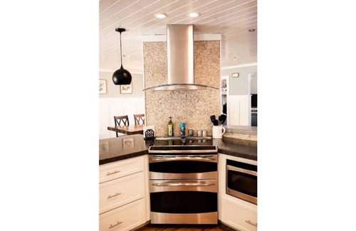 Athens - Sweetwater House | Elegant Manor with Pool, Hot Tub & Mountain Views