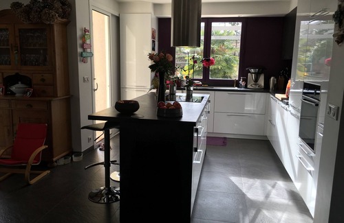 Saint-Aubin-de-Medoc Villa | Modern Villa with Pool near Bordeaux and the Ocean
