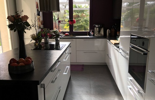 Saint-Aubin-de-Medoc Villa | Modern Villa with Pool near Bordeaux and the Ocean