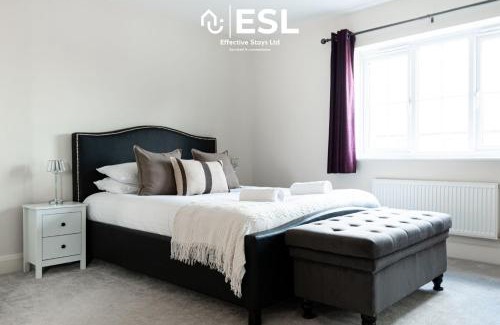 Uttoxeter House | Family-Friendly Modern 4-Bedroom House in Uttoxeter
