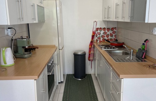 Zagreb Apartment | Modern 75m2 Flat with Free Parking and Spa Access