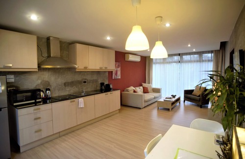 Nong Hoi Apartment | Modern Apartment in Nong Hoi with Breakfast & Kitchen Access