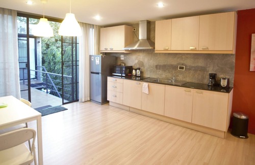 Nong Hoi Apartment | Modern Apartment in Nong Hoi with Breakfast & Kitchen Access