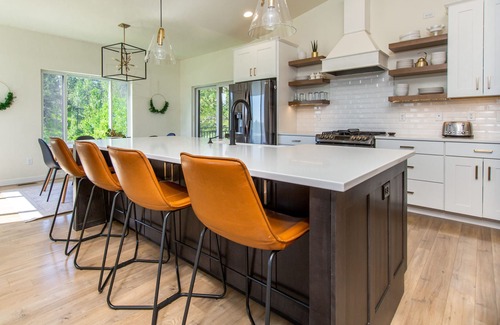 Rapid City House | Modern Home with Hot Tub and Scenic Views - Rated 10/10
