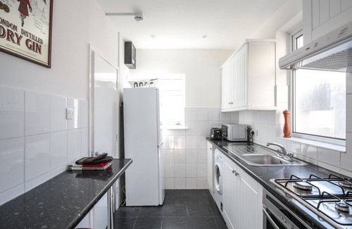 Harringay House | Modern 6-Bedroom Home with Child-Friendly Amenities