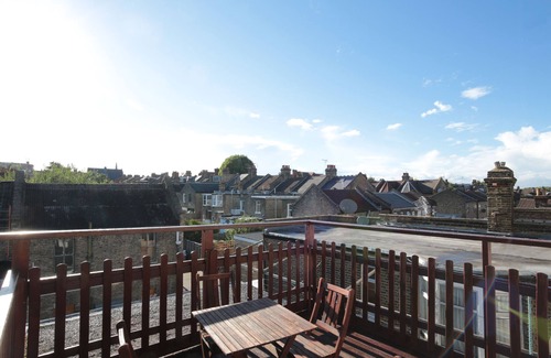 Harringay House | Modern 6-Bedroom Home with Child-Friendly Amenities