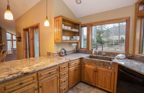 Blowing Rock Cabin | Inviting Mountain Retreat with Pool and Spa Near Downtown