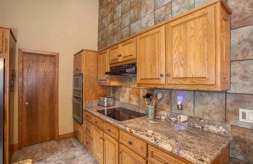 Blowing Rock Cabin | Inviting Mountain Retreat with Pool and Spa Near Downtown
