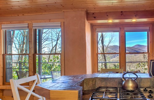 Swannanoa Apartment | Remarkable Mountain Views with Family-Friendly Amenities