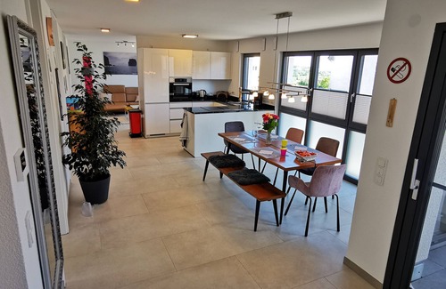 Ueberlingen Apartment | New Apartment with Scenic Lake and Alpine Views