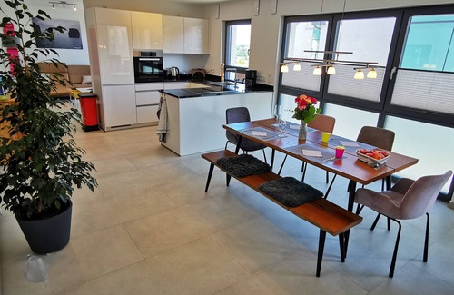 Ueberlingen Apartment | New Apartment with Scenic Lake and Alpine Views