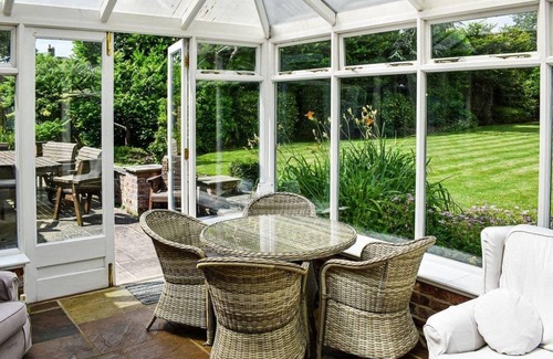 Ryther Cottage | Spacious Cottage in Conservation Village Near York - 9.8/10