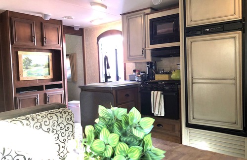 Dripping Springs House | Spacious Open Range Camper for Family Adventures
