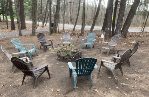 Glenfield House | Spacious Cabin Retreat: Guest Rated 9.8, Pet Friendly!